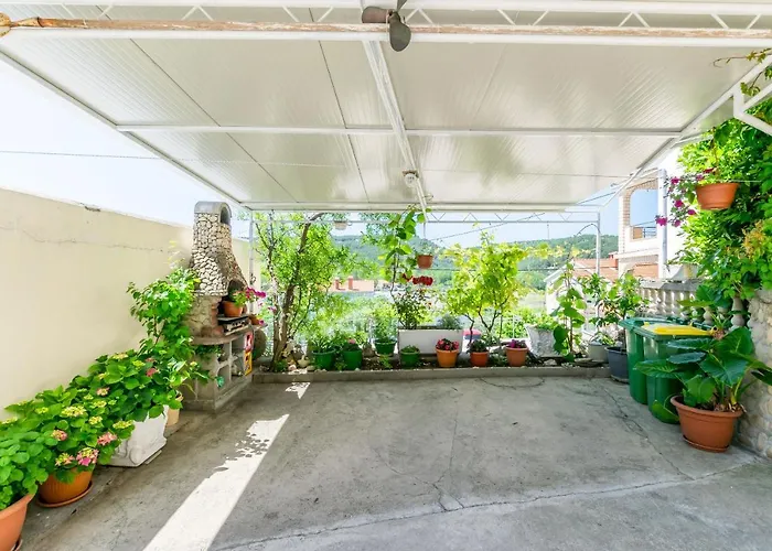 House Nenad * Lopar